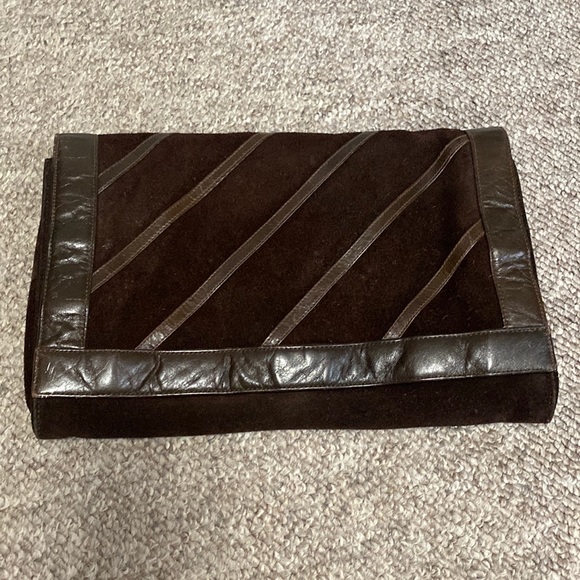 Vintage 70s chocolate brown suede and leather clutch - Picture 1 of 7